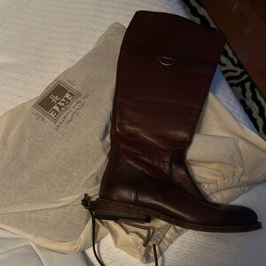 Frye boots 6 B worn 3 x look like new! Selling cheap!